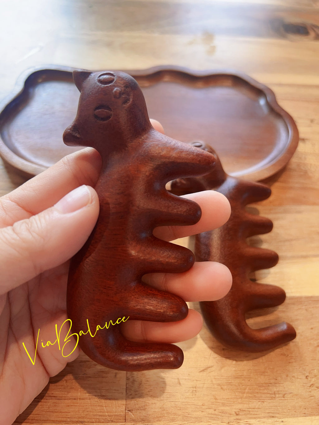 Cat-Shaped Wooden Scalp Massage Tool, Pocket-Friendly Size, Cozy Touch, Great Gift